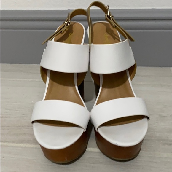 White Wedges (Heel) - Picture 4 of 6
